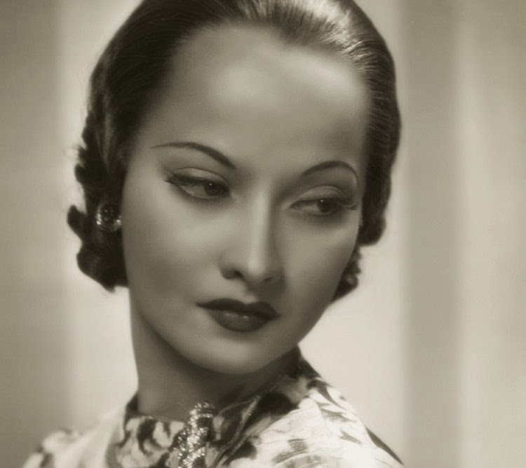 Gods and Foolish Grandeur: The strange beauty of Merle Oberon