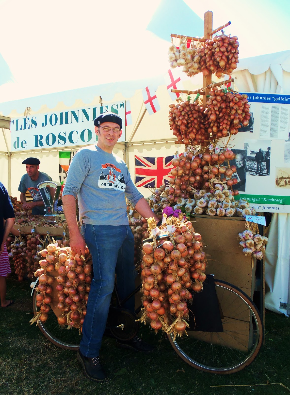 Looking for Johnny Onions Onions galore! Roscoff August 20, 2011