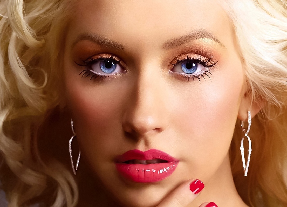 http://2.bp.blogspot.com/-ZShmOTy8n4o/UGZmqaXTZ0I/AAAAAAAAQ0I/Y2YS47wSMOM/s1600/CHRISTINA-AGUILERA-THAT-GRAPE-JUICE-1.jpg