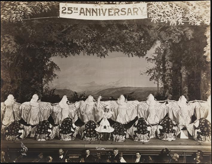 New York History Geschichte New Amsterdam Theatre