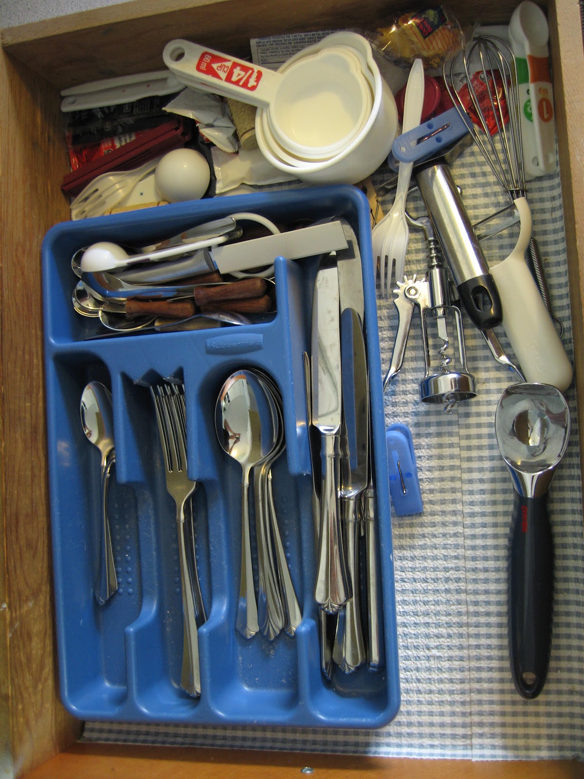How to organize kitchen cabinets and drawers Getting My Kitchen Organize On