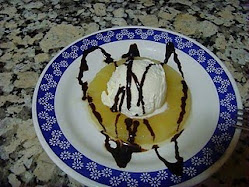 Piña con helado de vainilla