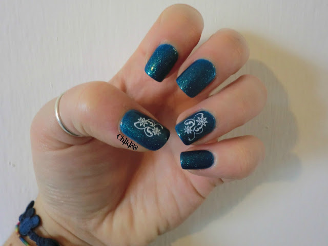 Nail art - Turquoise - foto senza flash