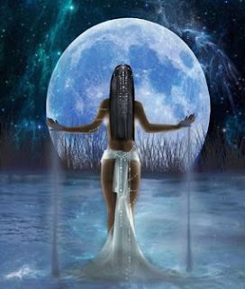 En la mitología griega, Selene era una antigua diosa lunar hija de los titanes Hiperión y Tea. Su equivalente en la mitología romana era la diosa Luna. En la mitología griega, Selene era una antigua diosa lunar hija de los titanes Hiperión y Tea. Su equivalente en la mitología romana era la diosa Luna.