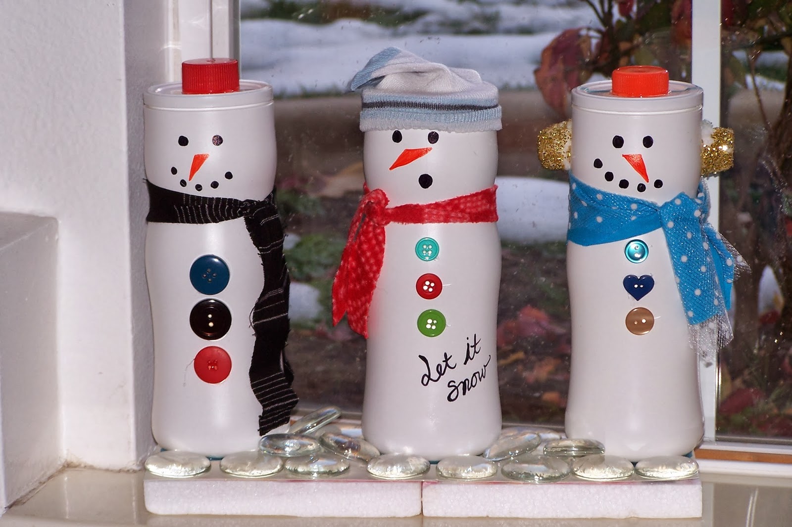 CraftyGoLucky Snowmen Trio [Recycled Puff containers!]