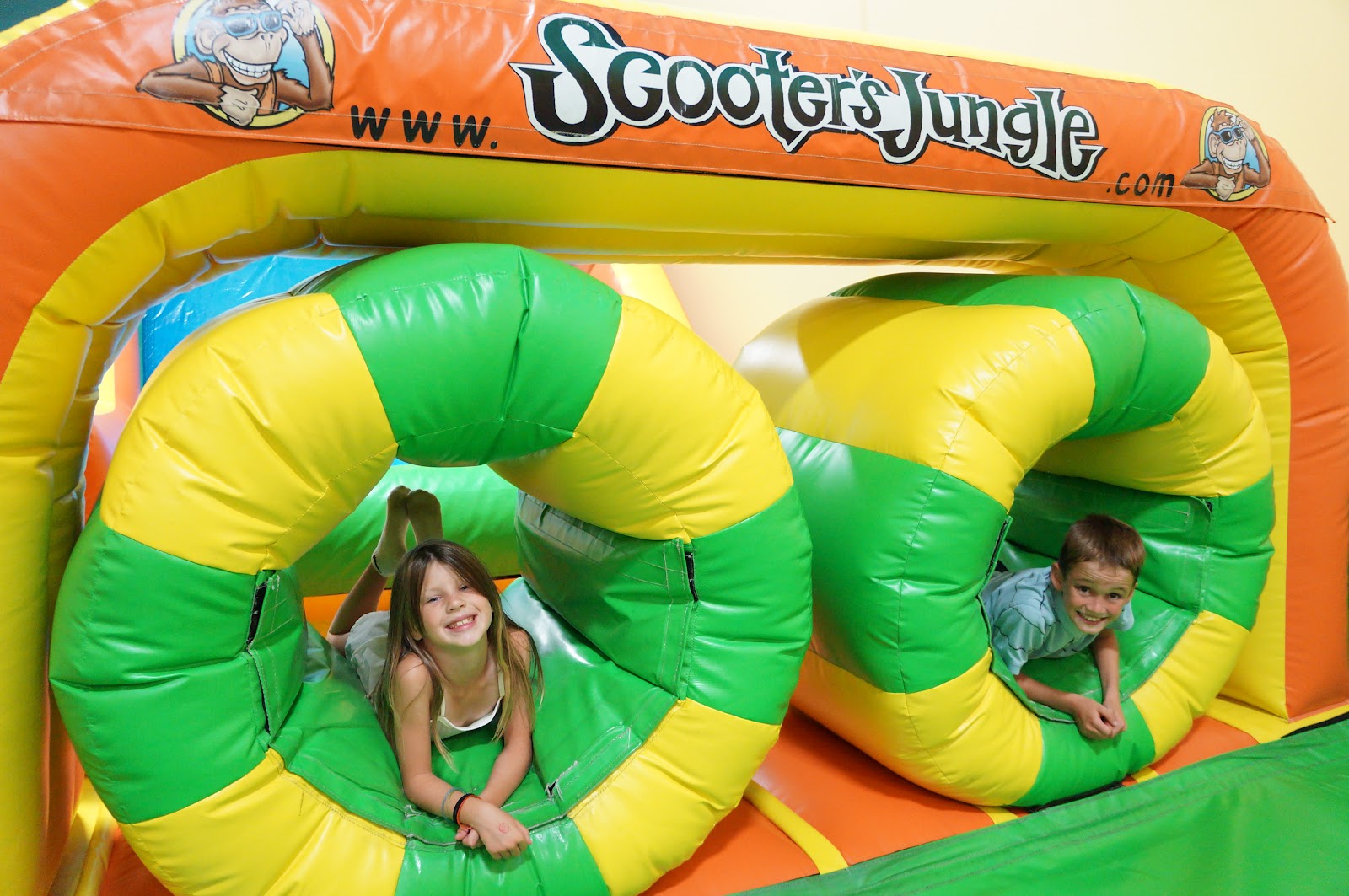 Orange County Mom Blog Scooter's Jungle Family Fun Nights