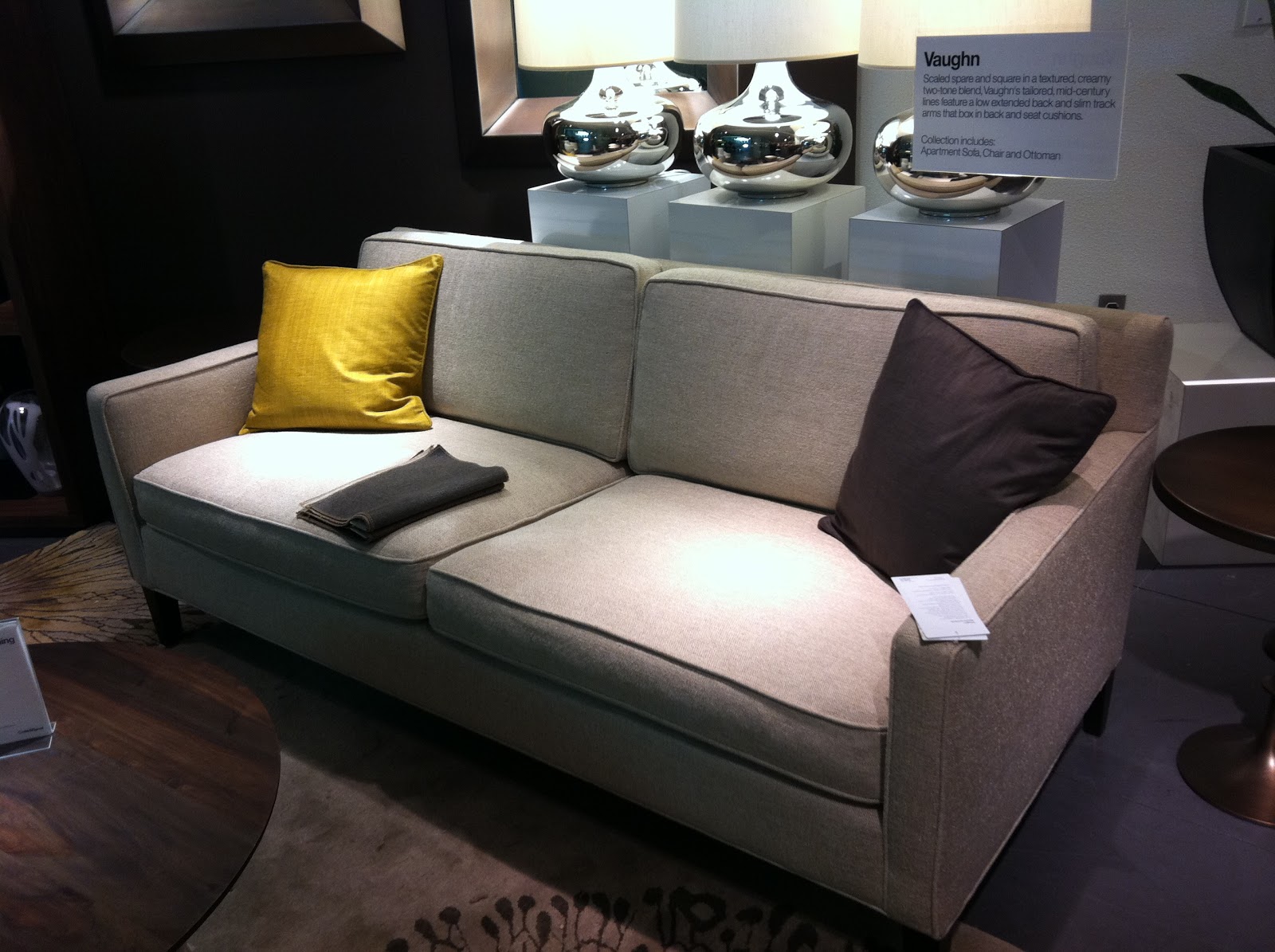 Suite Revival Sofa tour.