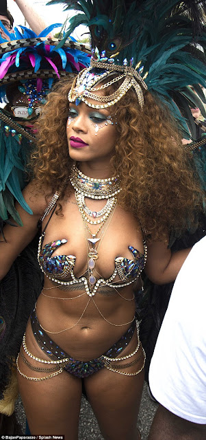 Rihanna carnival-amazinggh.com