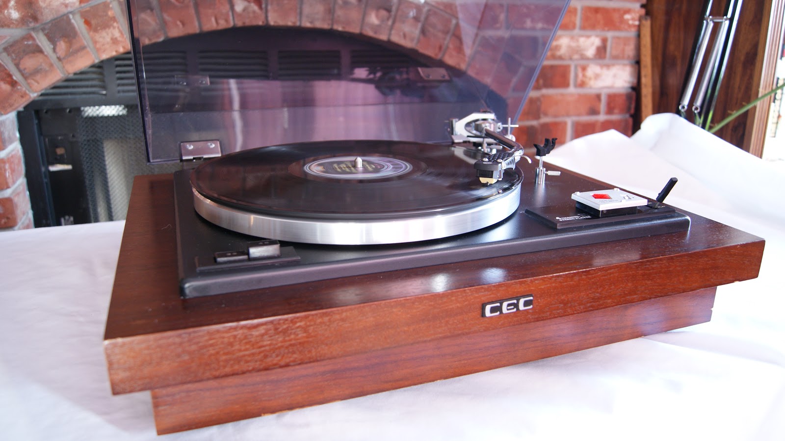 Audioless Winnipeg Group!: C.E.C. BD-6000 Turntable