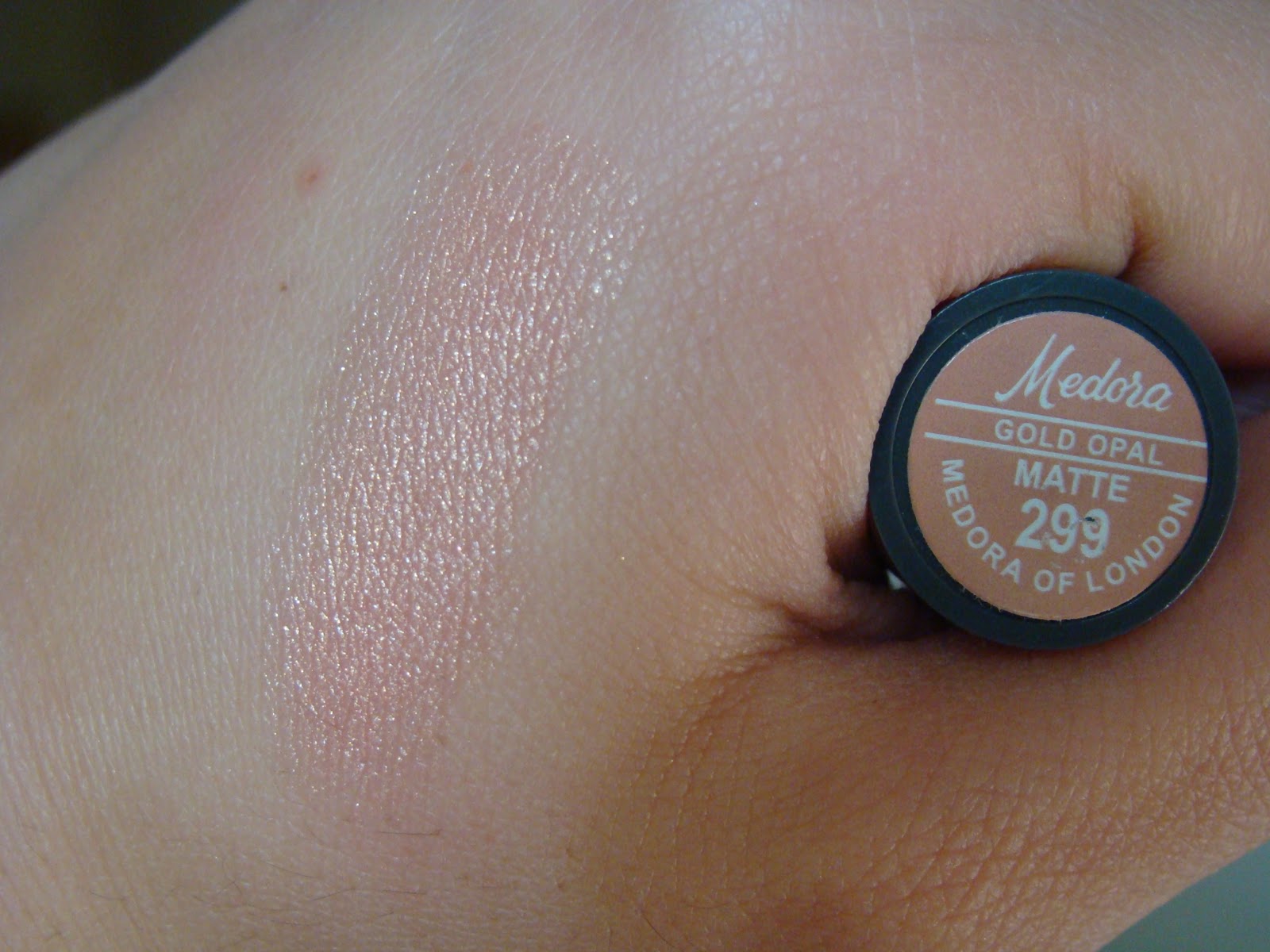 Medora Of London Lipsticks Collection And Reviews Medora Lipstick