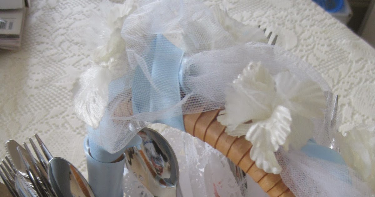 DEVOTED2DOILIES Wrap your Silverware in Doilies! adds a bit of Posh to