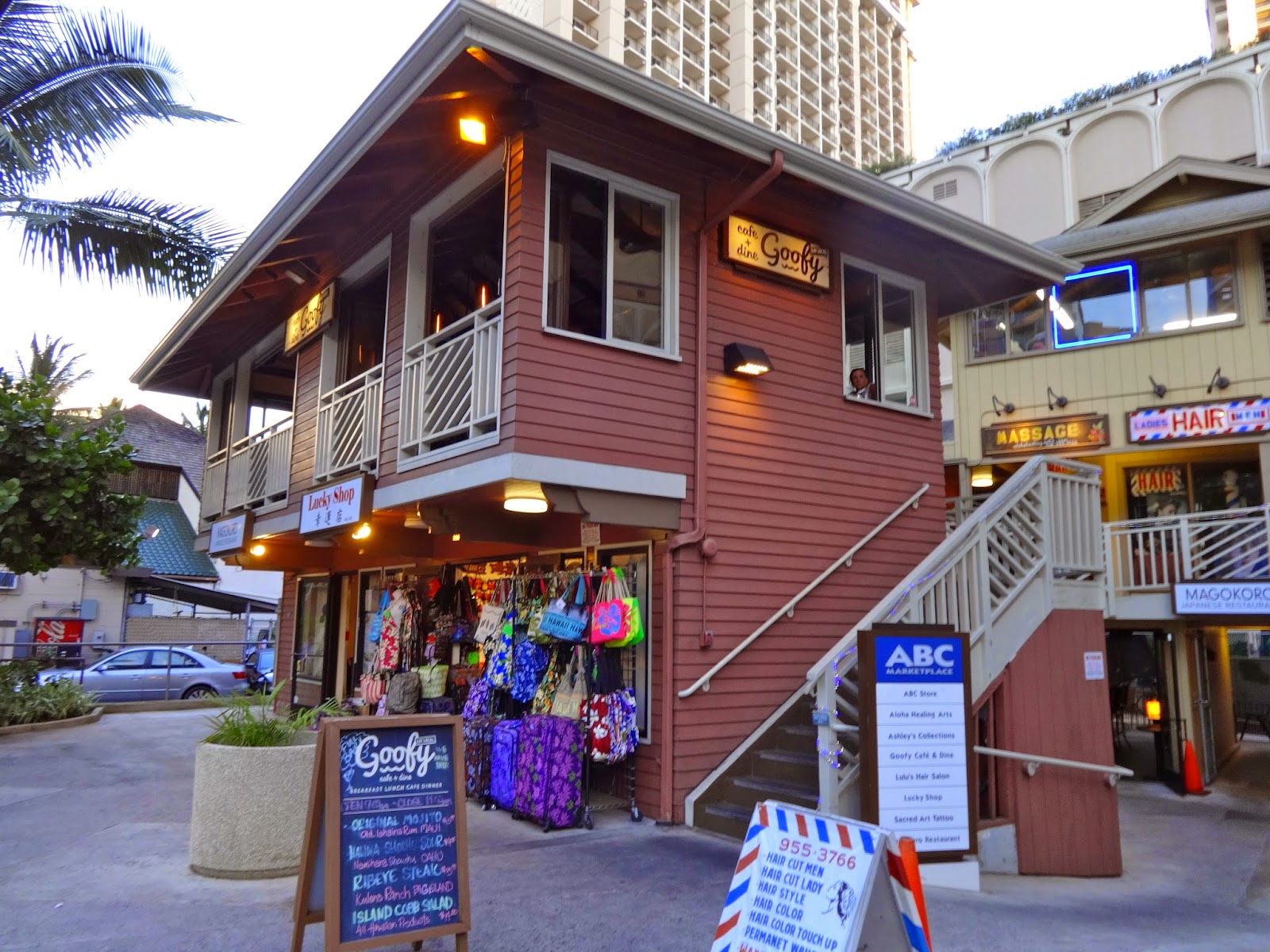 The FashionablyForward Foodie Goofy Cafe + Dine