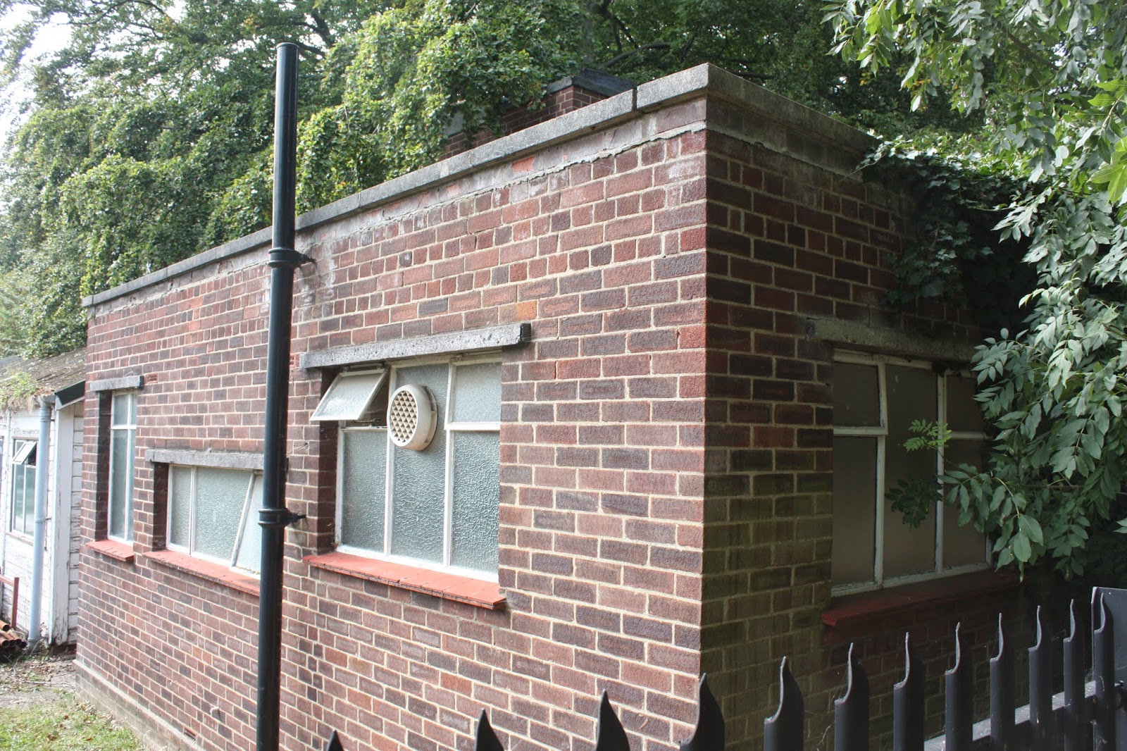 E7 Now & Then Archaeology and oral history of Wanstead Flats in WW2