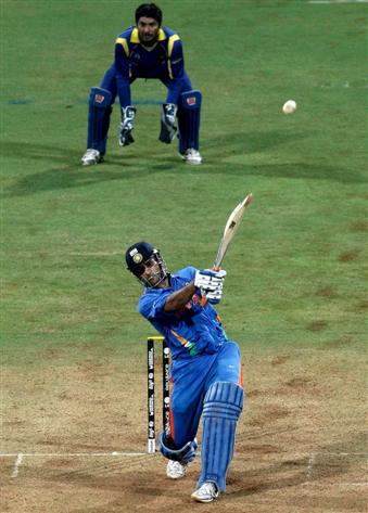 MS Dhoni Winning Six hit final World Cup 2011, Mumbai, April 2, 2011