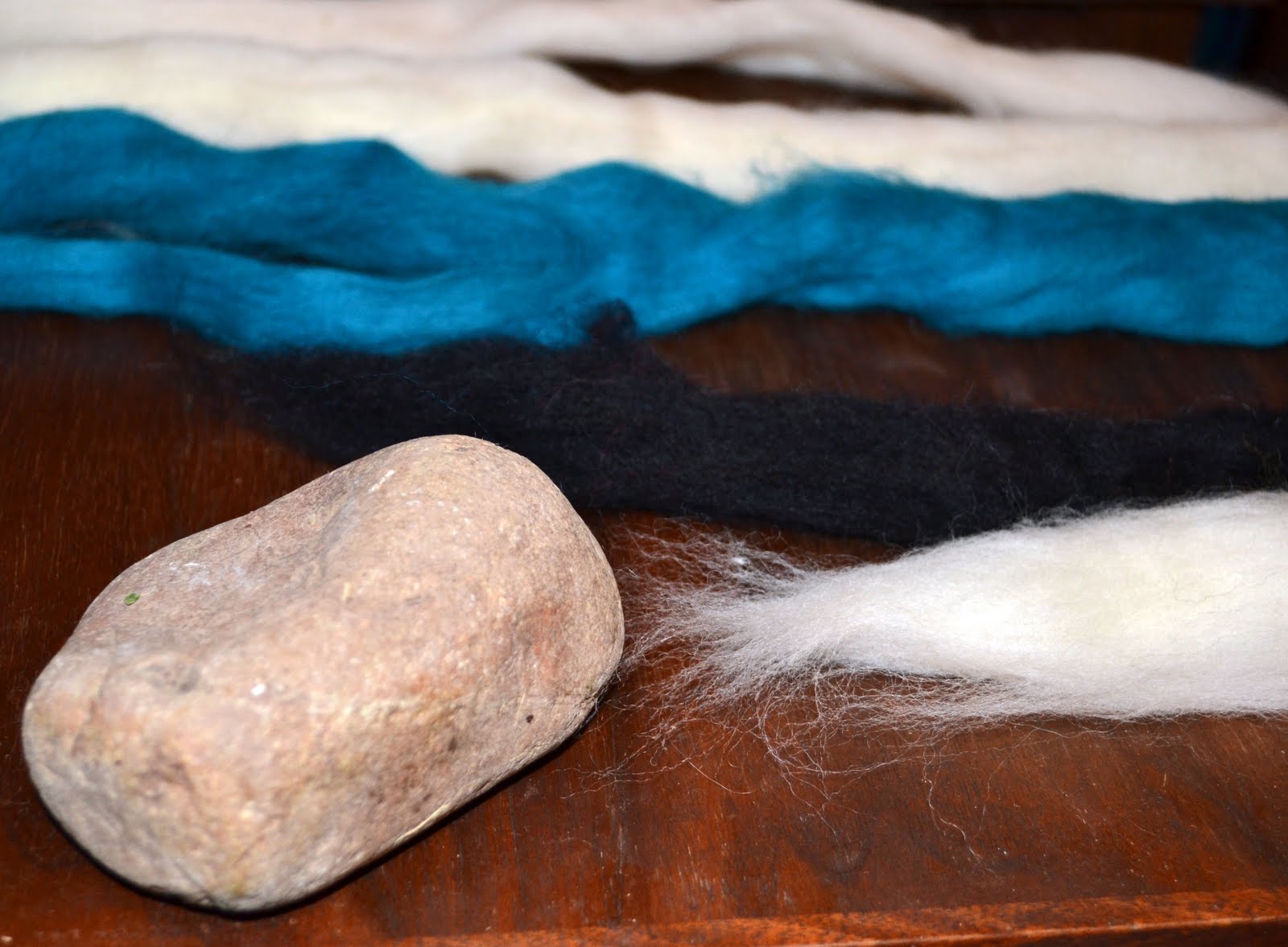 Tangible Daydreams Tutorial How to make a Wet Felted Rock