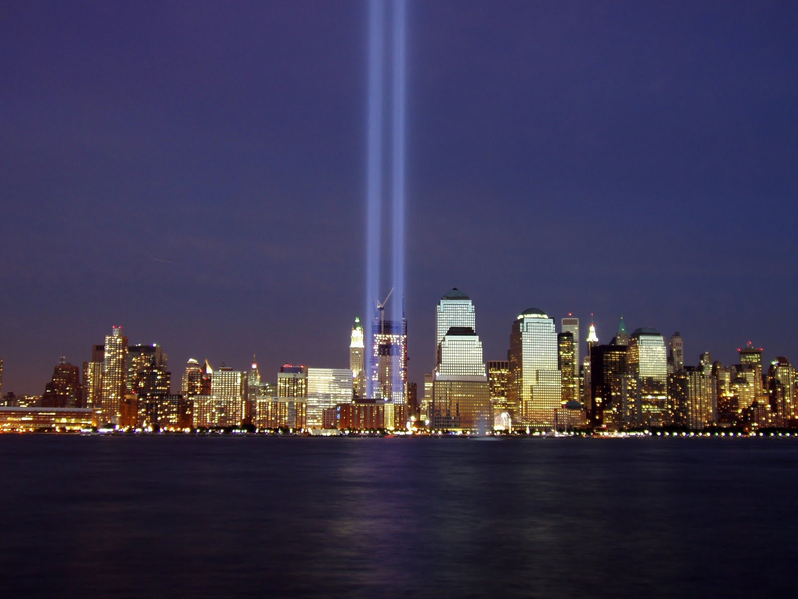 http://2.bp.blogspot.com/-Zc2GhI2F_4Q/TmZDuPWbhkI/AAAAAAAAAT8/6baIZsLEkYI/s1600/world+trade+center+memorial2.jpg