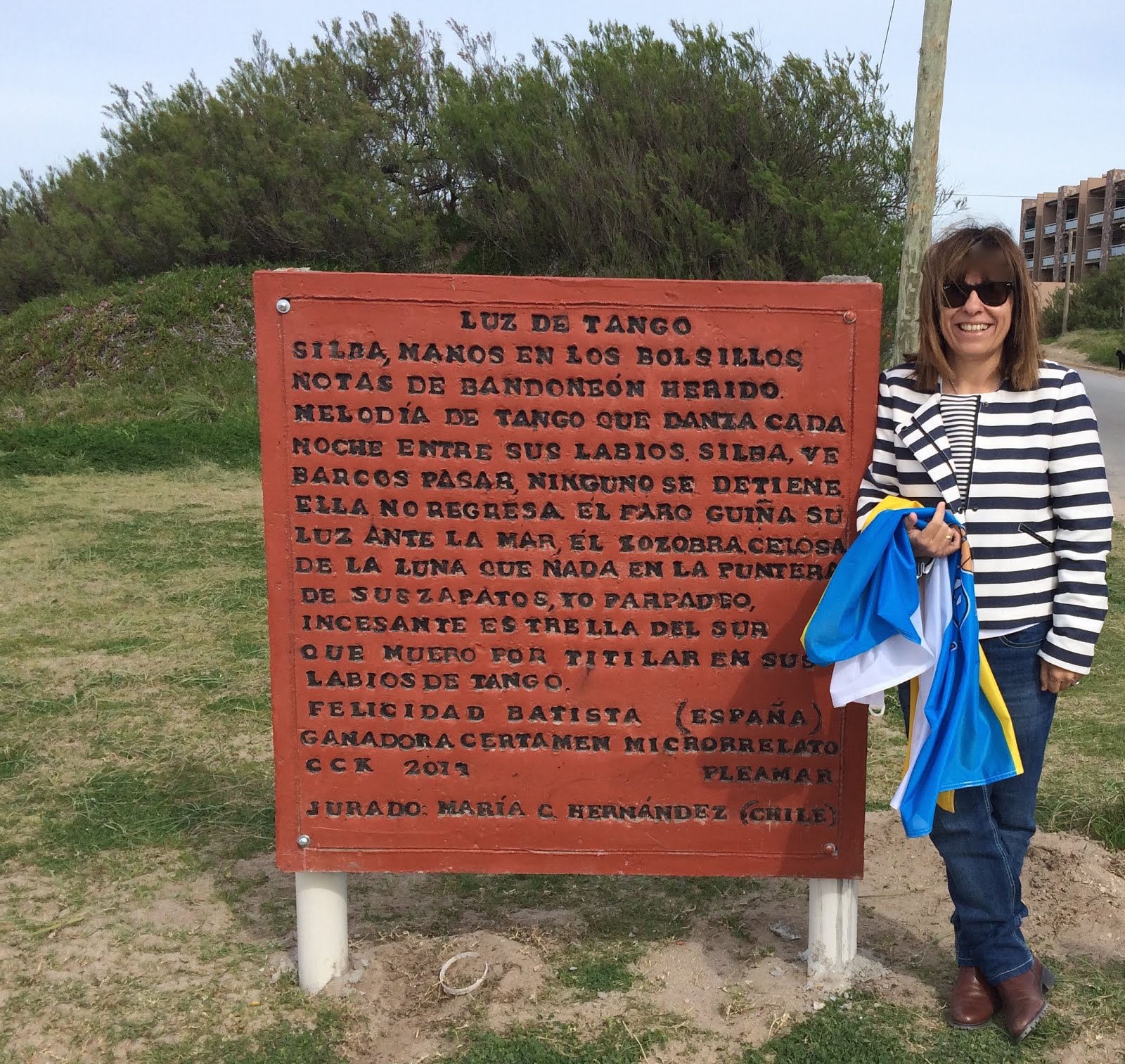 PLACA DE "LUZ DE TANGO" EN QUEQUÉN. PROVINCIA DE BUENOS AIRES. ARGENTINA