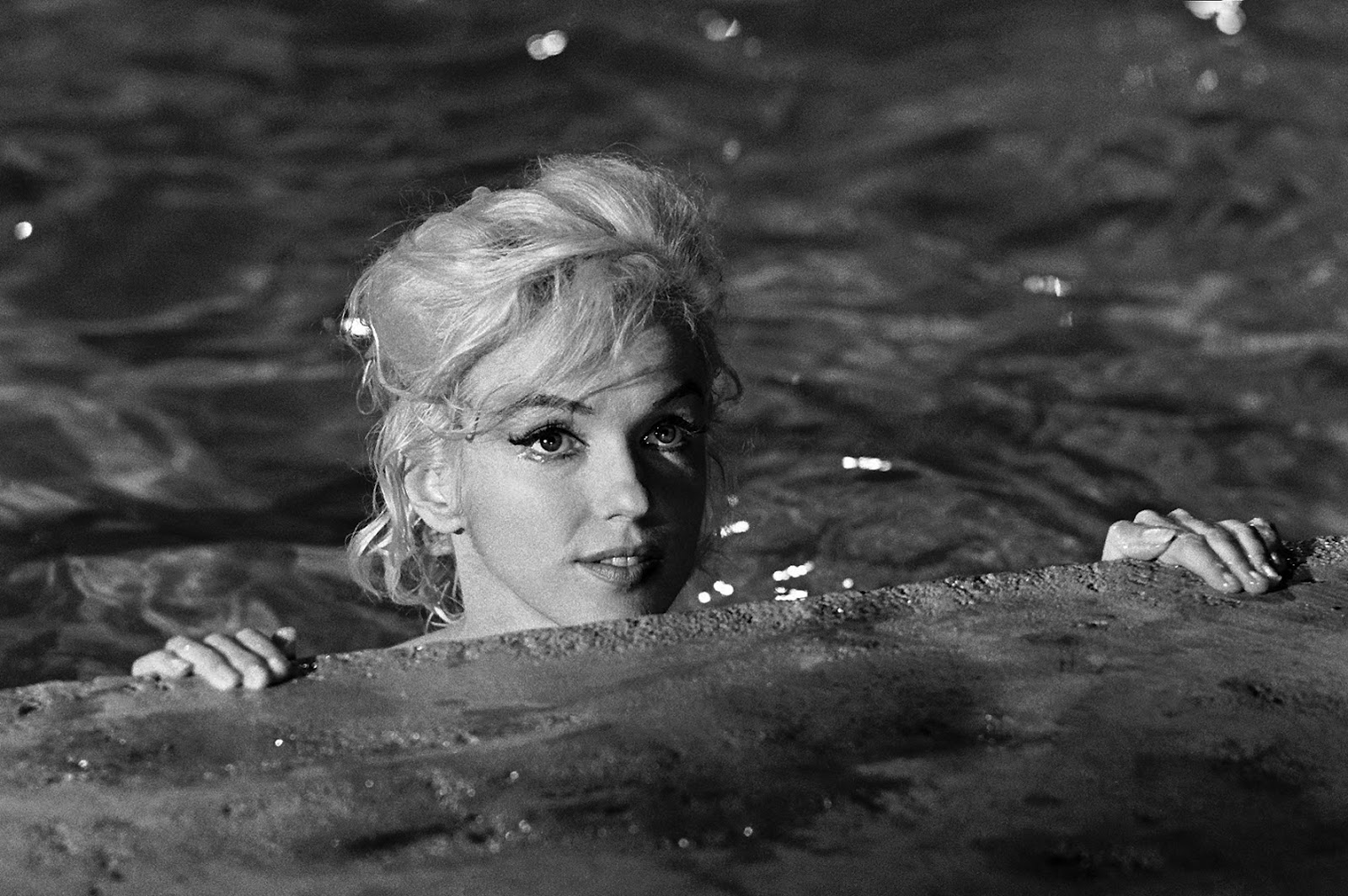 http://2.bp.blogspot.com/-ZcdYZjJDUF4/UCKyZktJMWI/AAAAAAAABGY/NO2LR_XSkPU/s1600/Marilyn+last+movie.jpg