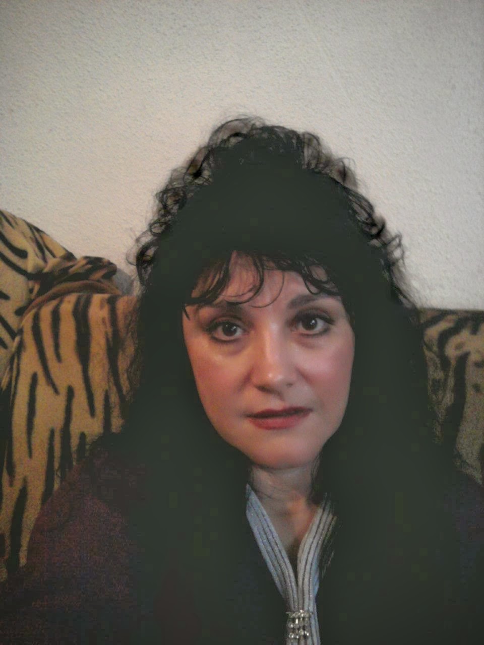 Mirela Broasca Mirela Broasca Trandafirii Sunt Pentru Cei Bogati Sufleteste