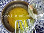 Prajitura Felie de lapte preparare reteta - galbenusurile cu ulei