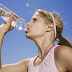 Ingestão de água é fundamental para evitar desidratação no verão