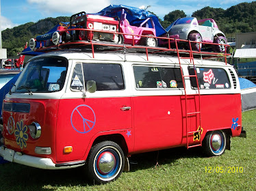 Kombi with Toys