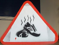 http://2.bp.blogspot.com/-Zh1x1d06H0Y/TbFqQ0ZLHfI/AAAAAAAABuo/xXC-OxpuQp4/s1600/smelly+shoes.jpg