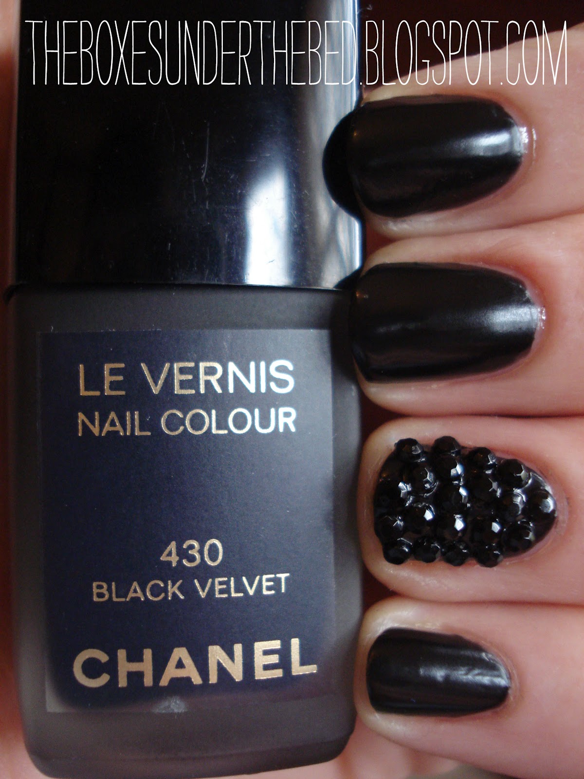 Chanel Black Velvet and Chanel Illusion D'Or Swatches and review The