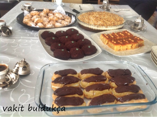 vakit buldukça muhteşem kahvaltı masası