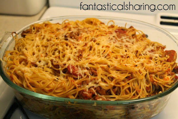 The best baked spaghetti you'll ever try - using #LaughingCow Sundried Tomato, Basil, and Mozzarella cheese! #recipe