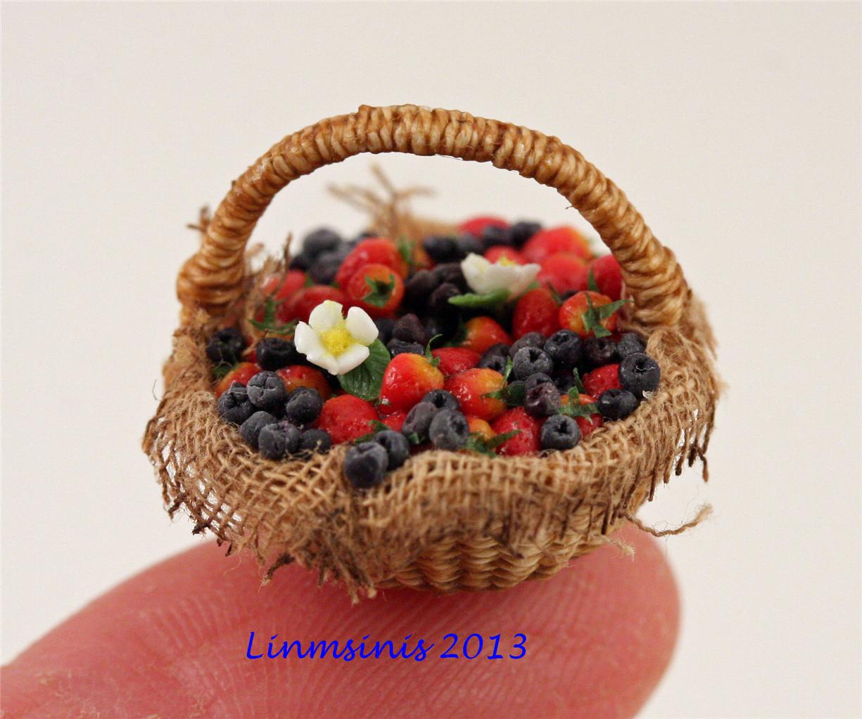 The Mini Food Blog "Red, White & Blue" Fruit Basket Linda Cummings