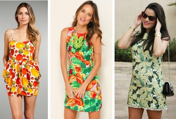 Tendência: Vai de fruta? Verão 2014 Oi meninas, como muitas de vocês já devem ter visto, uma nova estampa circulando entre as fashionistas! A estampa de frutas como banana, caju, limão e muitas outras. Mas ao contrario do que muitos pensam essa tendência não nasceu no Brasil (uma pena, por que é totalmente a nossa cara) Esse tropicalismo todo se deu por conta de Miuccia da Prada que na sua coleção de 2011 criou uma estampa de bananas e a Stella McCartney resolveu criar acessórios de cabeça em forma de melancia, cerejas e etc... para seu desfile. E a partir disso virou febre criar estampas frutais. No Brasil varias marcas já começaram a imitar (ops!) “desenvolver” suas coleções com essas estampas e dar um ar mais tropicalistas ao nosso verão brasileiro.