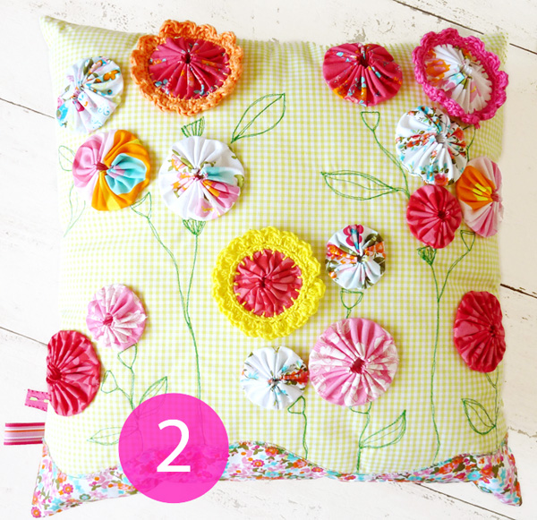 Eline Pellinkhof Colorful summer Flowery Pillow Giveaway