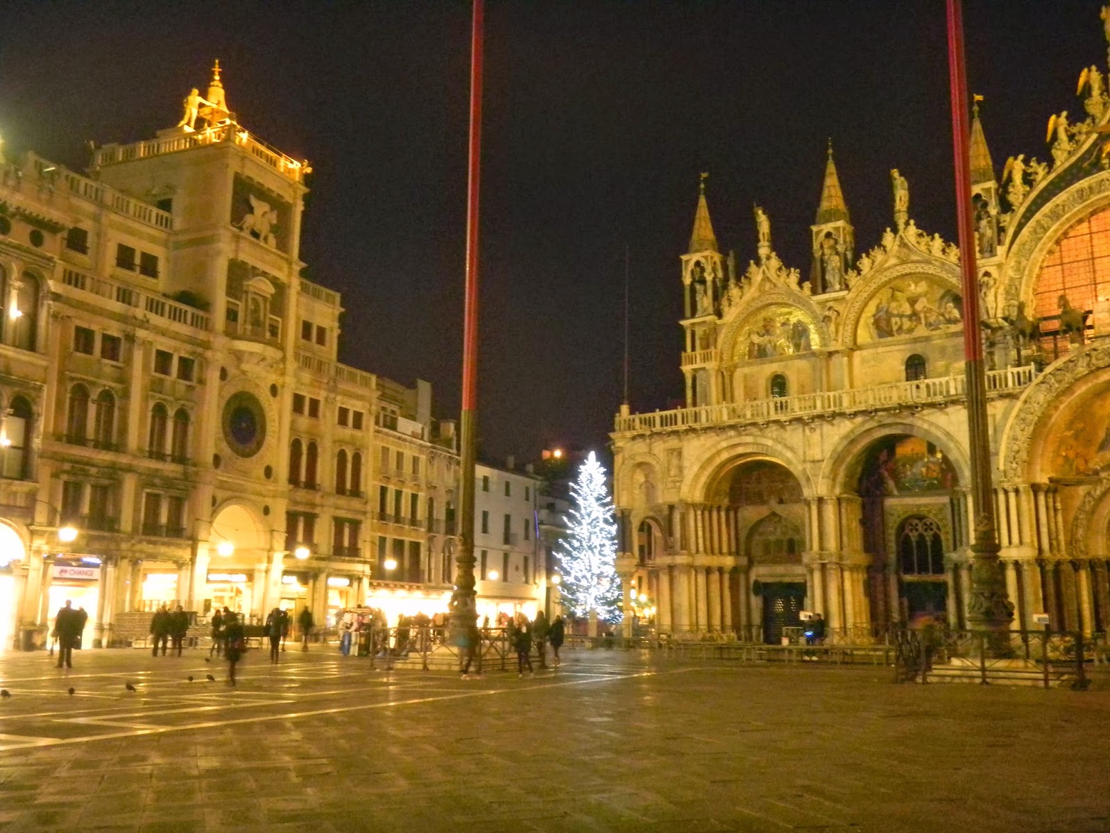 Weihnachten 2022 Venedig Fliederbaum Frohe Weihnachten