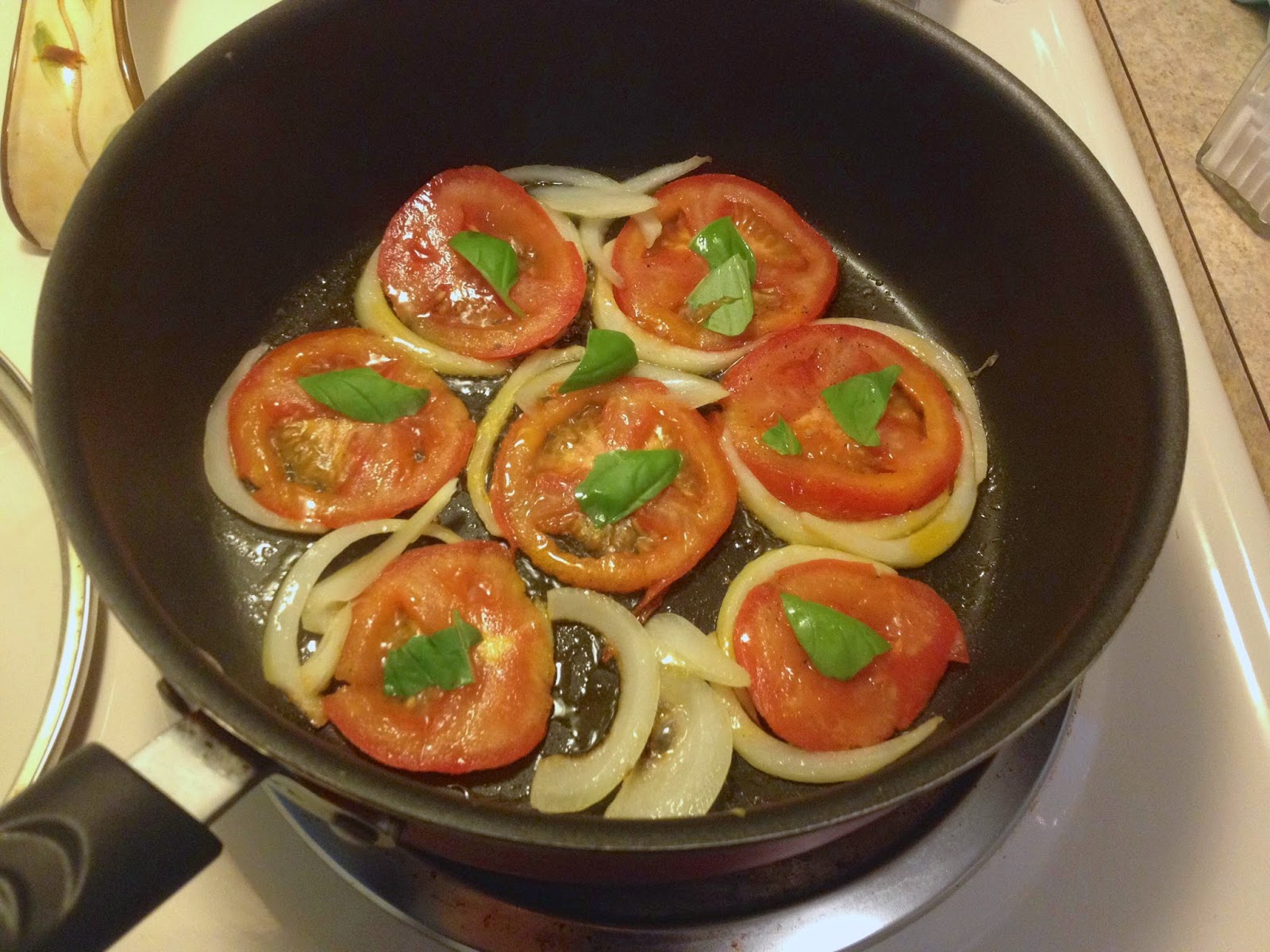 joie de vivre Tomato Basil Egg Skillet