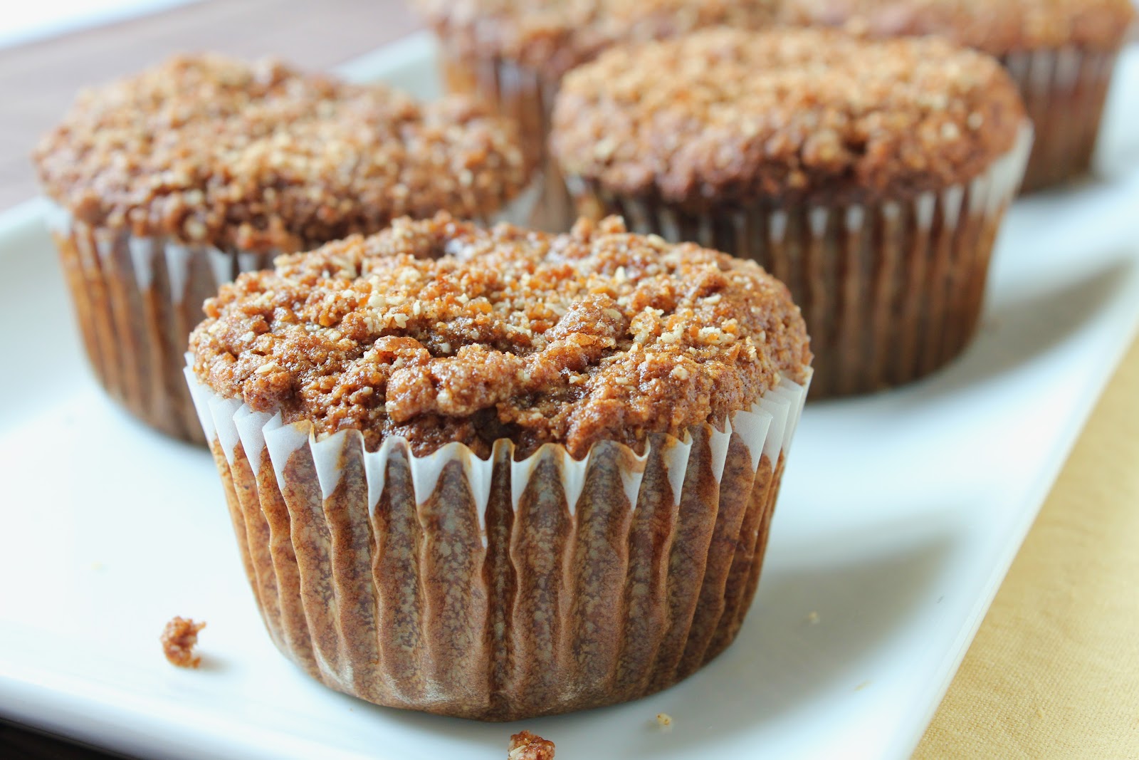 banana muffins with crumb topping banana muffins with crumb topping