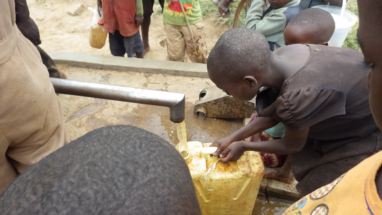36歳 ルワンダでコミュニティー開発始めました 井戸修理の見学に行く