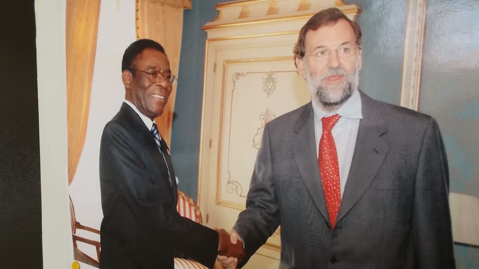 [Imagen: Presidentes+Rajoy+y+Obiang.JPG]