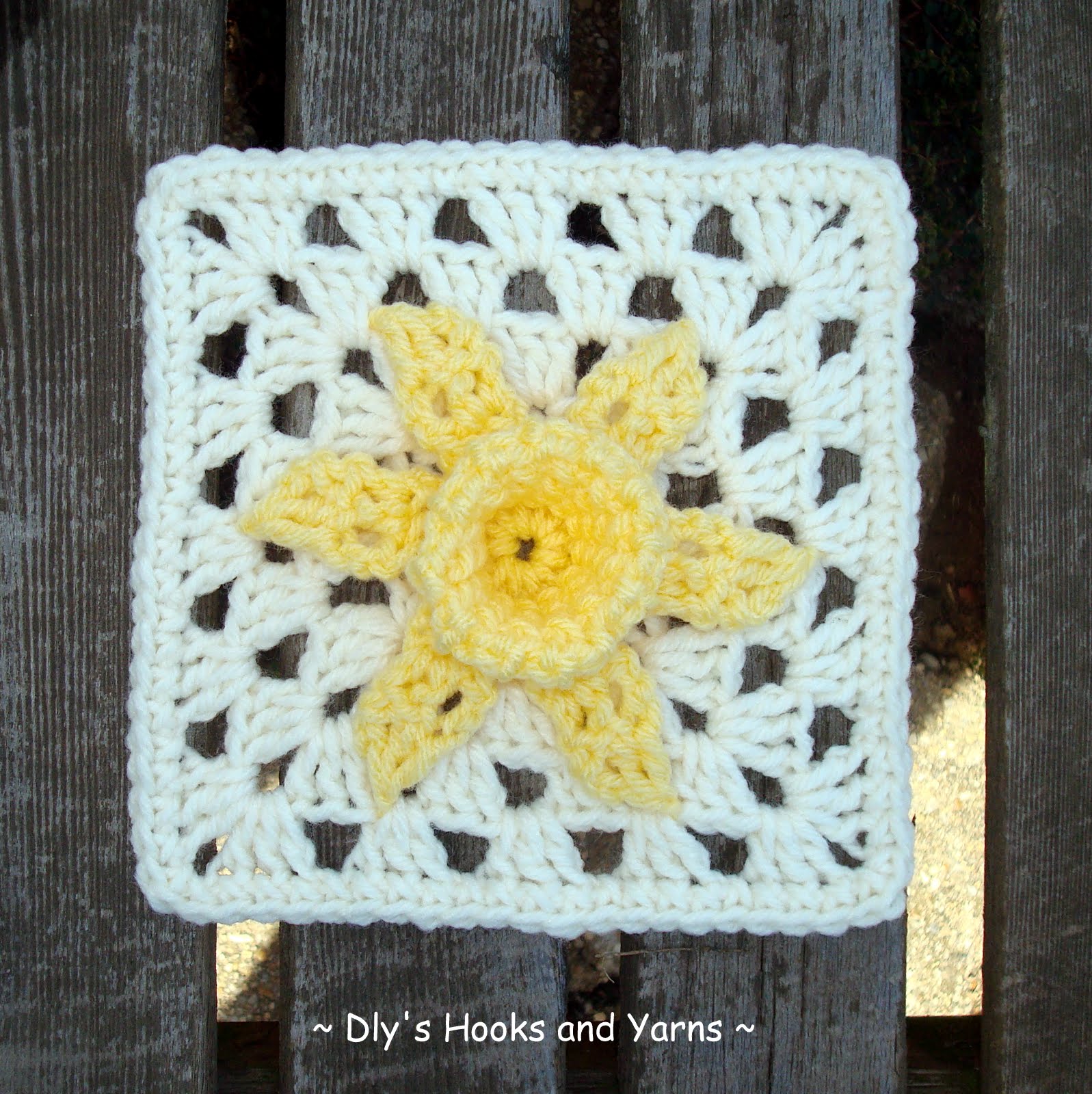  Dly's Hooks and Yarns daffodil square for SIBOL (pattern added)