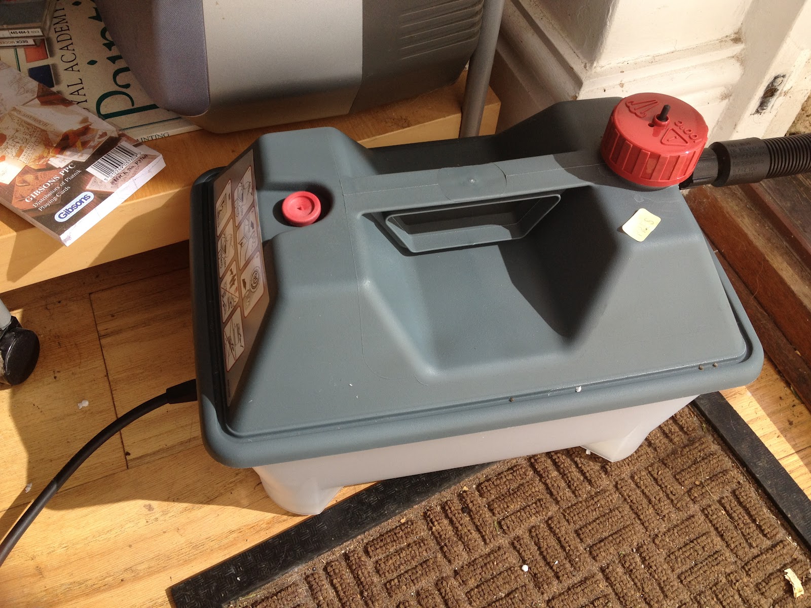 Diary of a novice bee-keeper: Wax extraction by steam