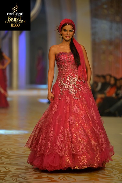 Anjalee And Arjun Kapoor Collection At Pbcw Style360 2013 Bridal Lehenga Collection 2013 2014 Fashion World Hunt Anjalee and arjun kapoor — a renowned designer duo in the bridal fashion industry — are just giving the models the finishing touches. fashion world hunt blogger