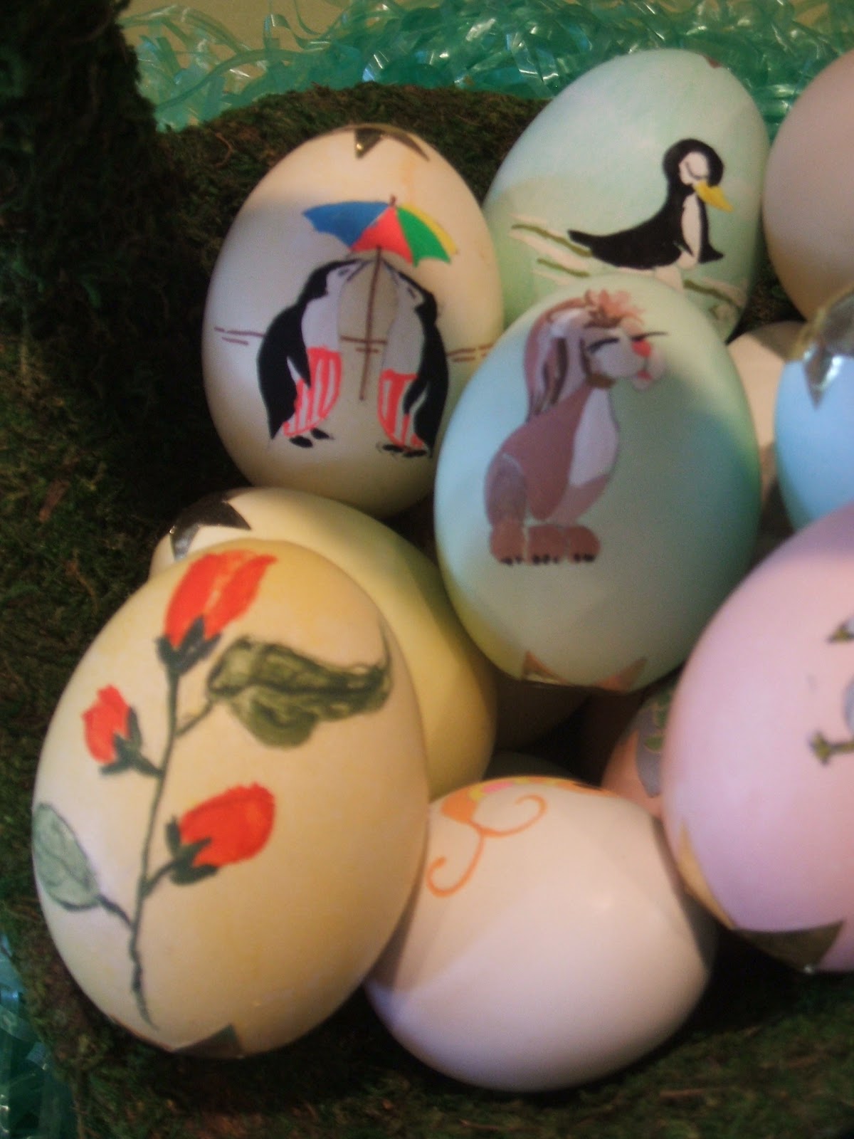 REinvented style REceiving Guests EASTER TABLE WITH HAND PAINTED