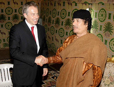 Situación en Siria - Página 3 Gadafi+y+el+primer+ministro+brit%25C3%25A1nico+Tony+Blair.