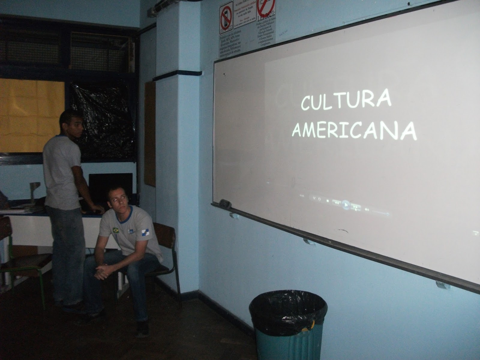 INSTITUTO DE EDUCAÇÃO GOVERNADOR ROBERTO SILVEIRA: Momento de descontração  do grupo APRENDER