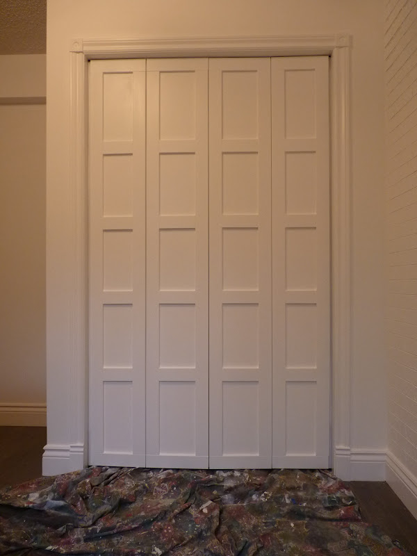 d i y d e s i g n BiFold Closet Door Makeover
