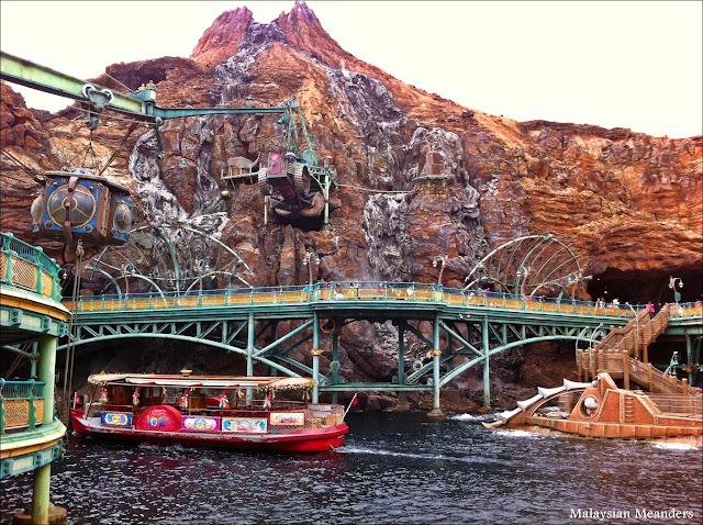 Tokyo DisneySea, Mount Prometheus, Nautilus