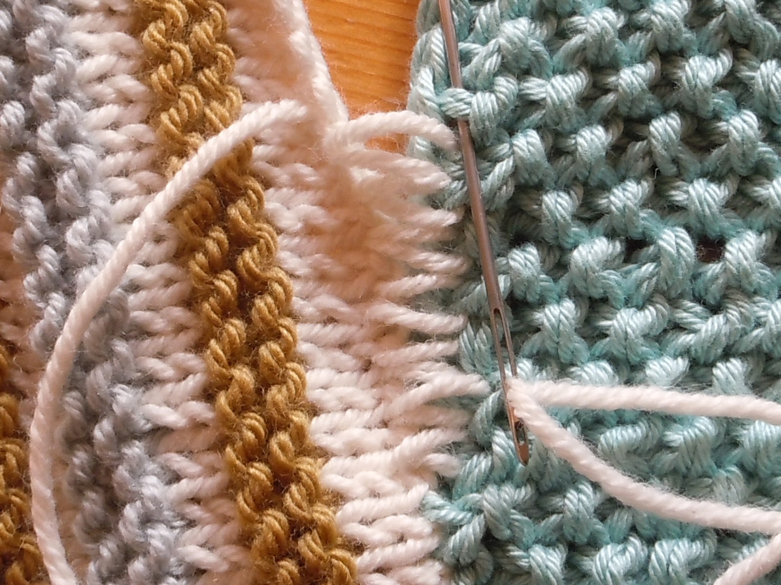Daisy Loves Knit and Stitch: BITS AND PIECES CUSHION