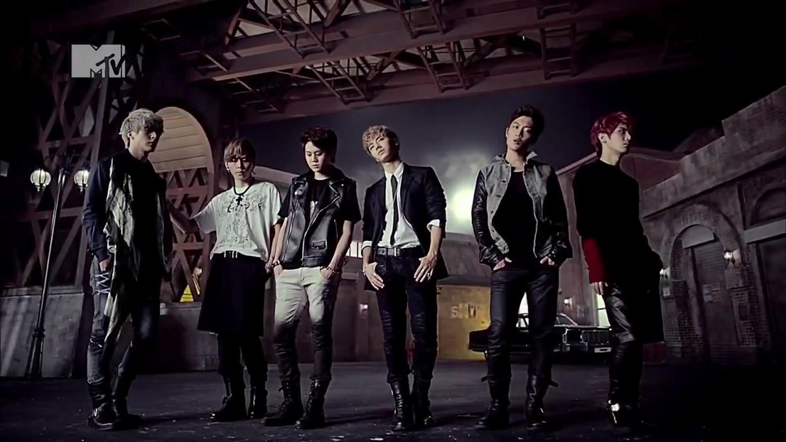 BEAST - [!!] Asi me siento por el tercer aniversario de BEAST BEAST__Midnight+(Japanese+Ver.)+(HD-1080p)+l+%5Bwww.shareHD.net%5D.mp4_000189689