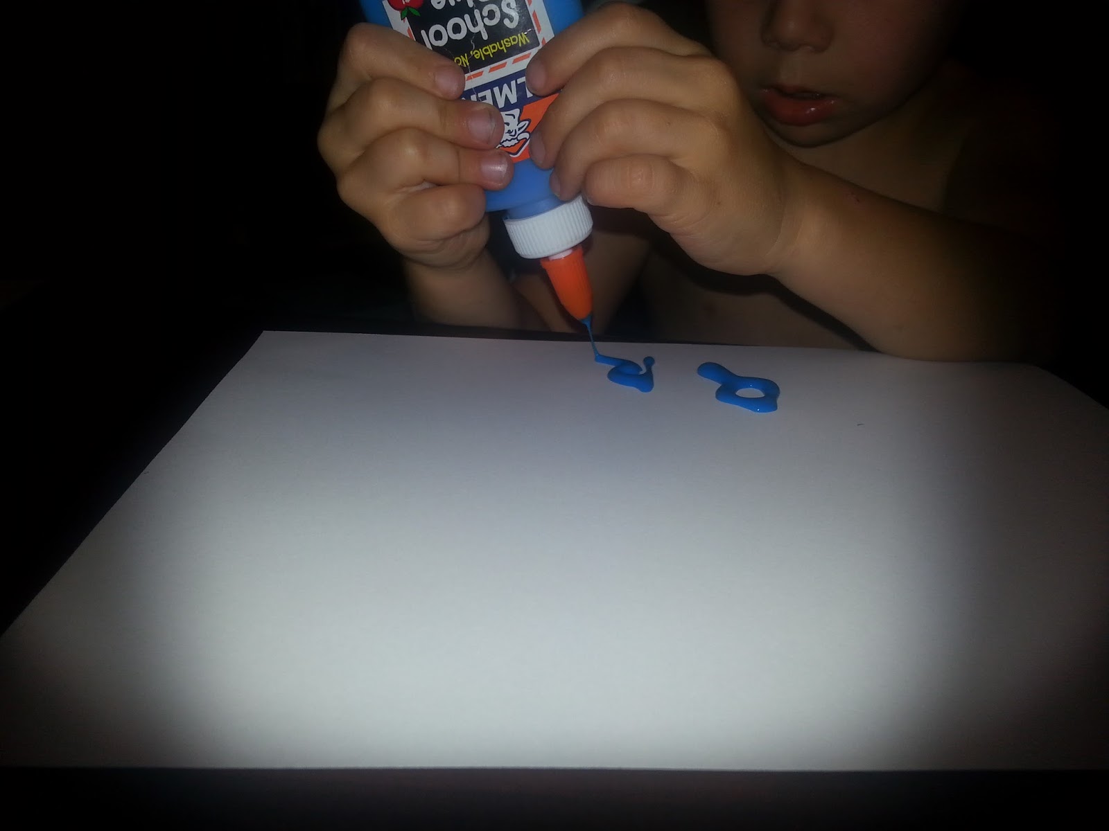 Kindergarten Lifestyle Glue+Food Coloring = Paint!