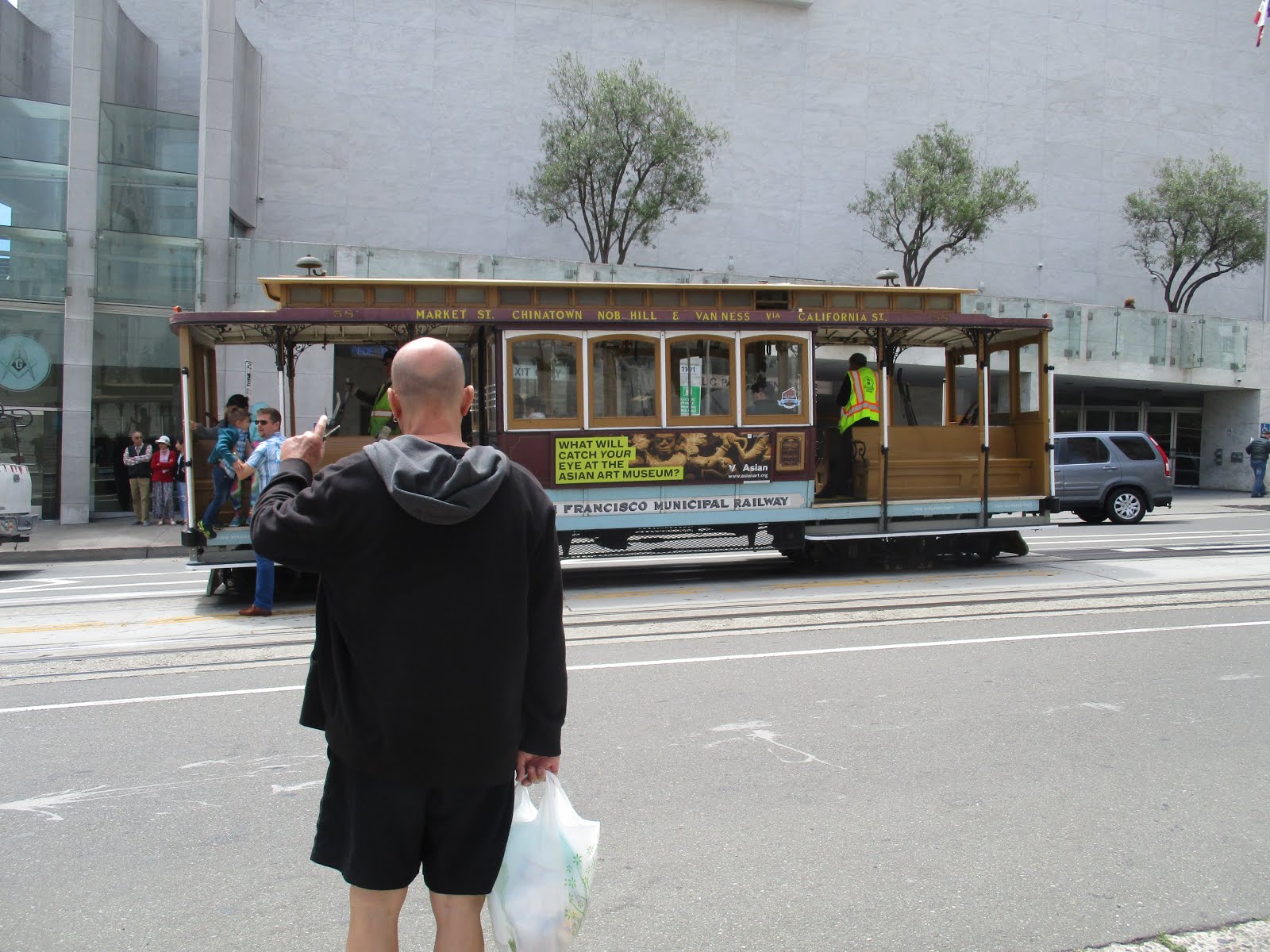 CABLE CAR IN SAN-FRANCISCO